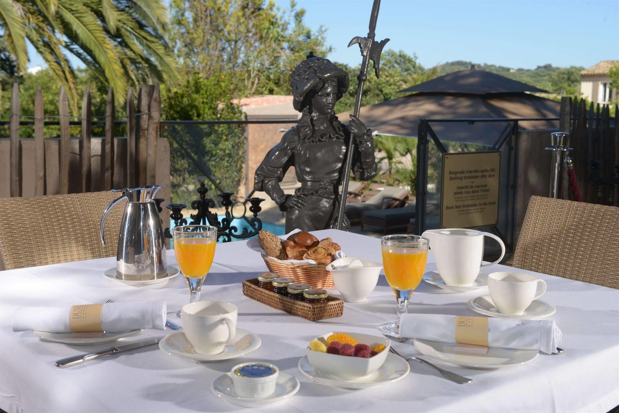 Hotel Dune Saint-Tropez Exterior photo